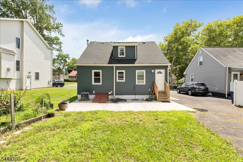 main property photo 28