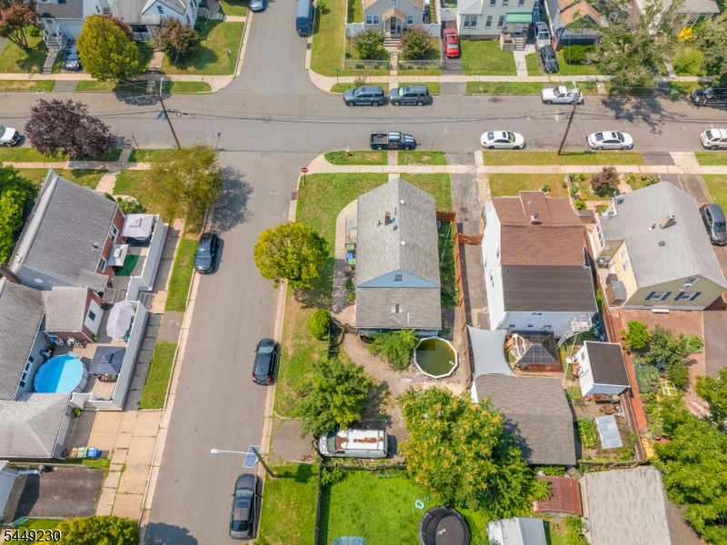 main property photo 28