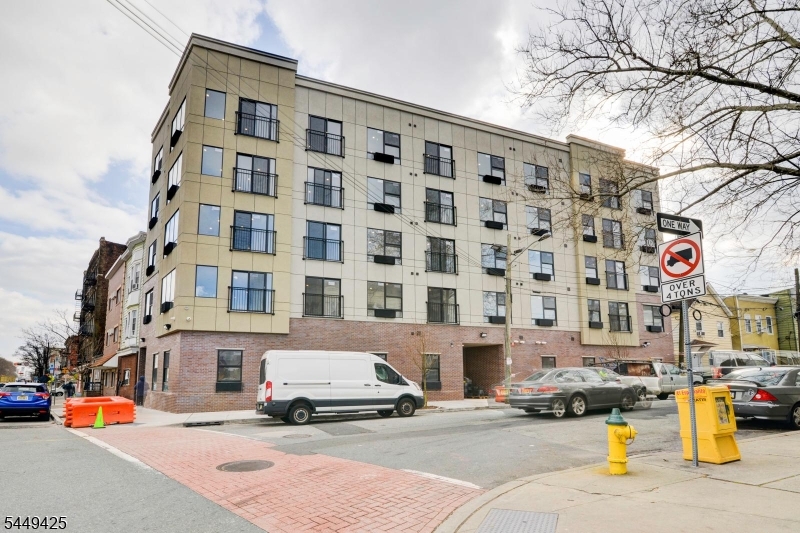 main property photo 8