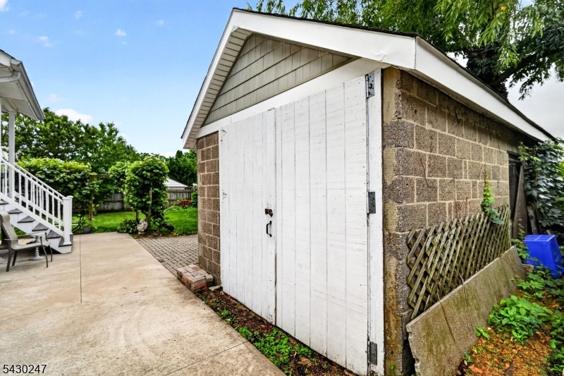 main property photo 29
