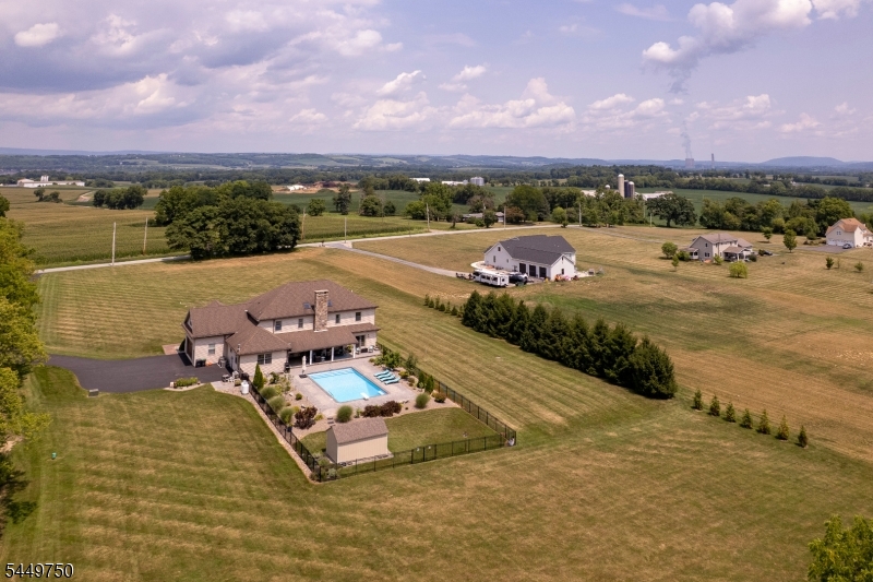 main property photo 49