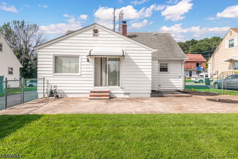 main property photo 9