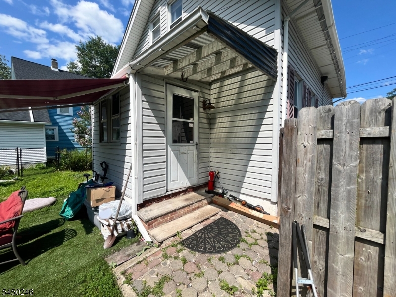main property photo 28