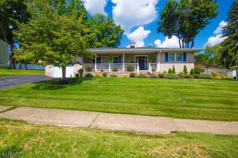 main property photo 8