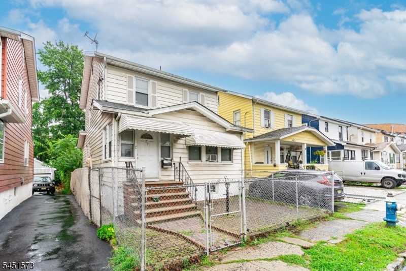 main property photo 17