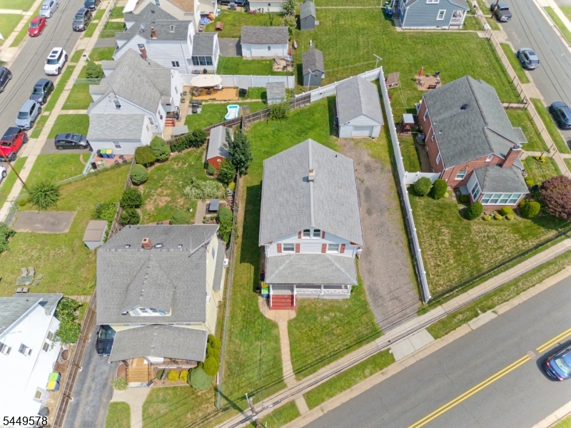 main property photo 37
