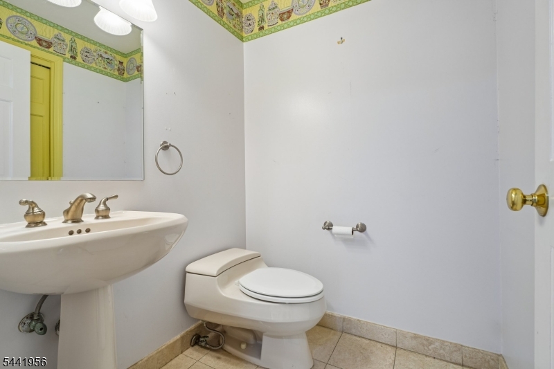 main property photo 14