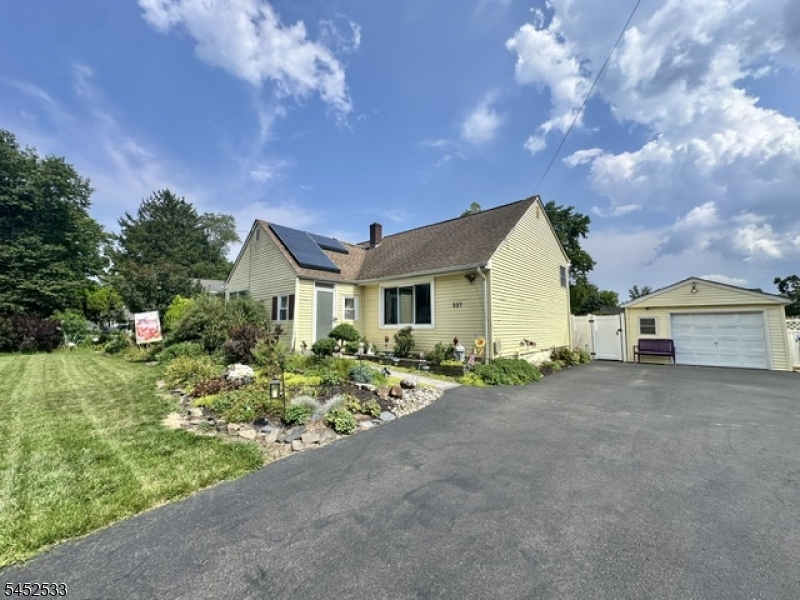 main property photo 4