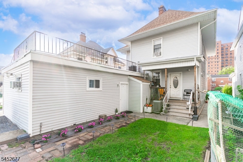 main property photo 28