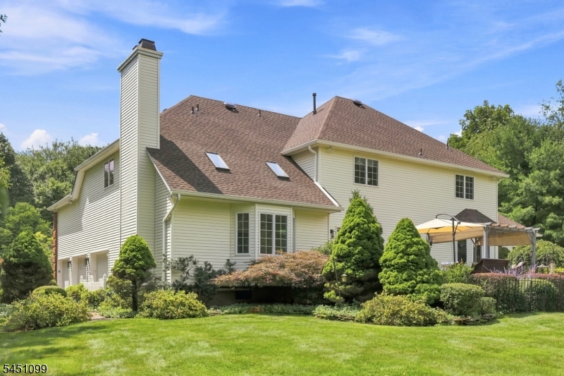 main property photo 41