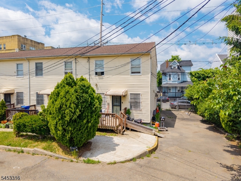 main property photo 19