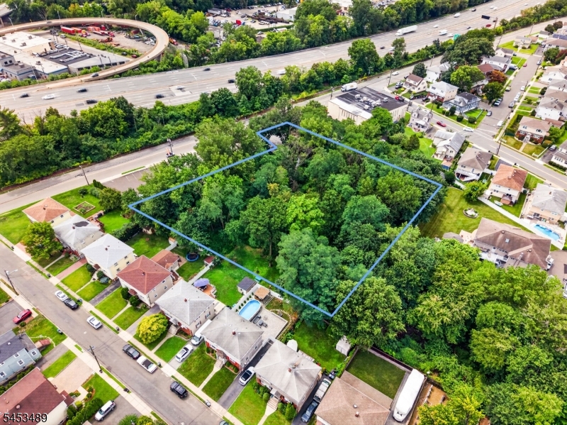 main property photo 13