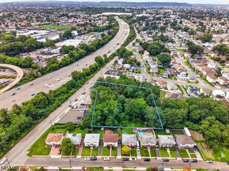 main property photo 3