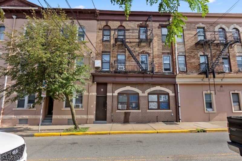 main property photo 16