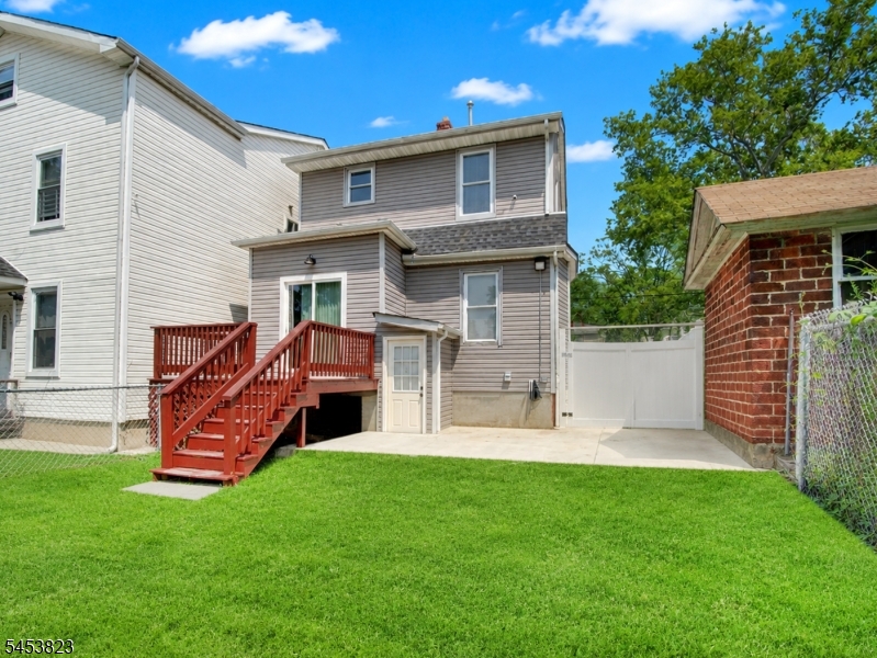 main property photo 15