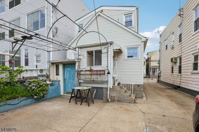 main property photo 41