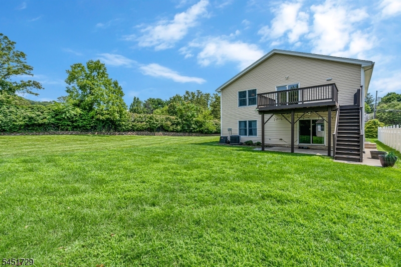 main property photo 25