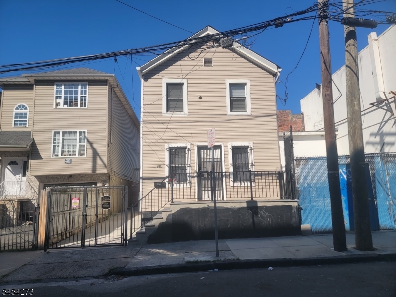 main property photo 4