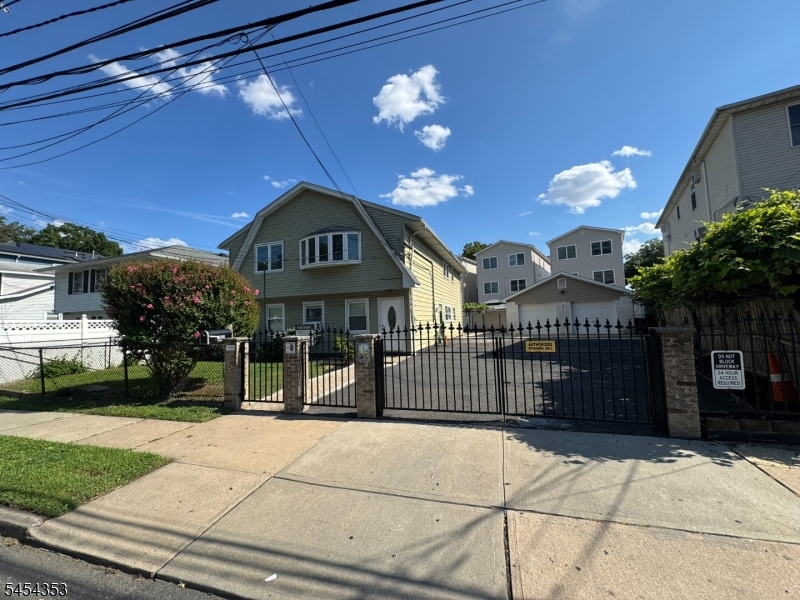 main property photo 16