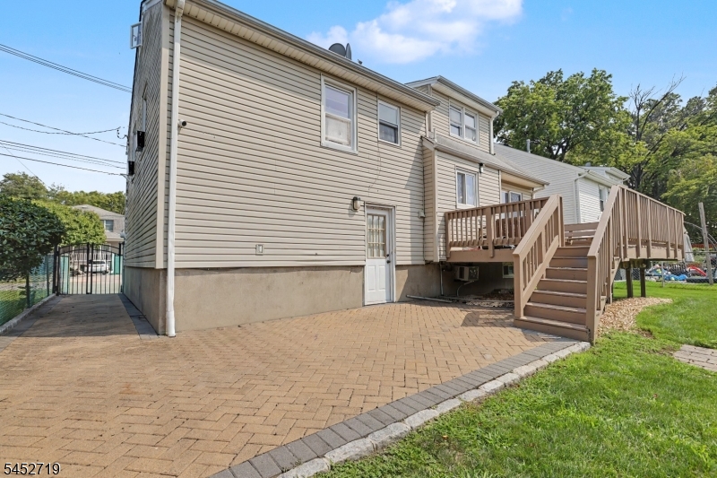 main property photo 30