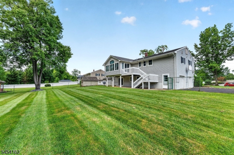 main property photo 32