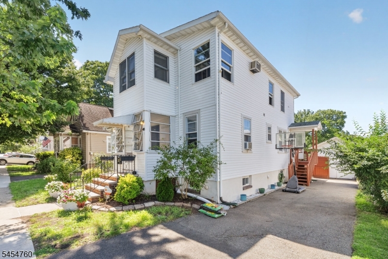 main property photo 23