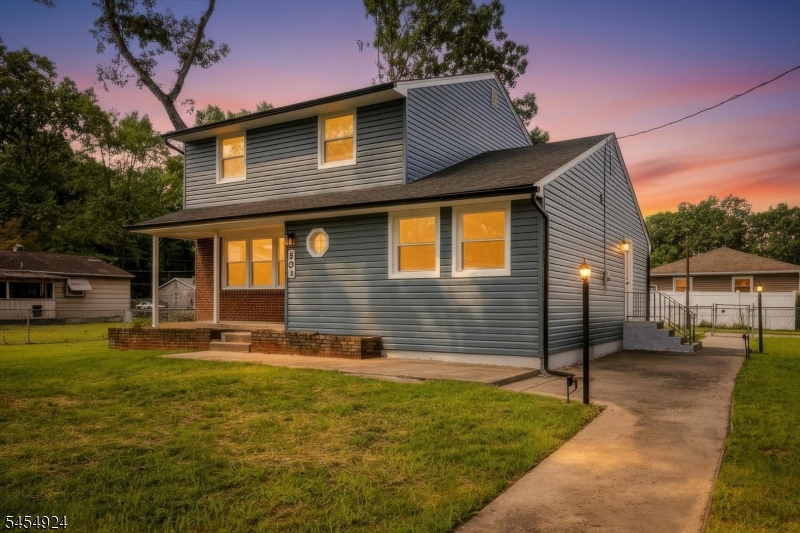 main property photo 13