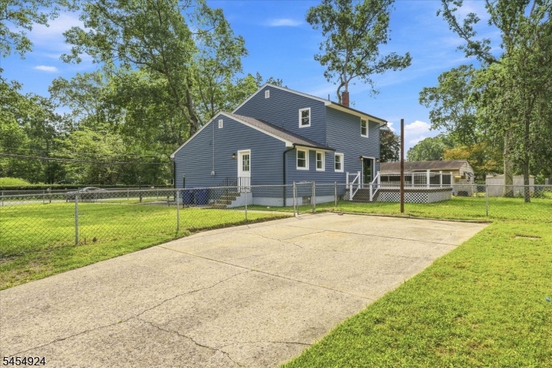 main property photo 5
