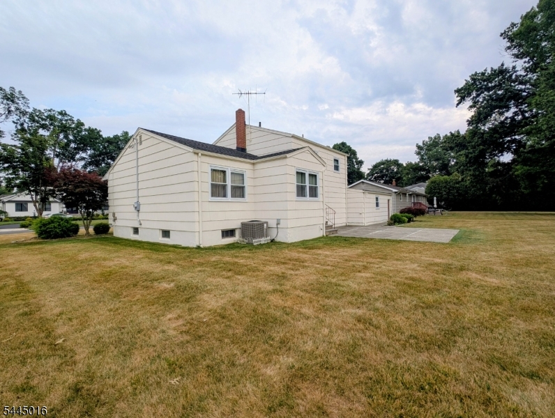 main property photo 25