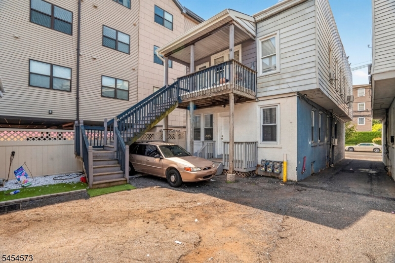 main property photo 24