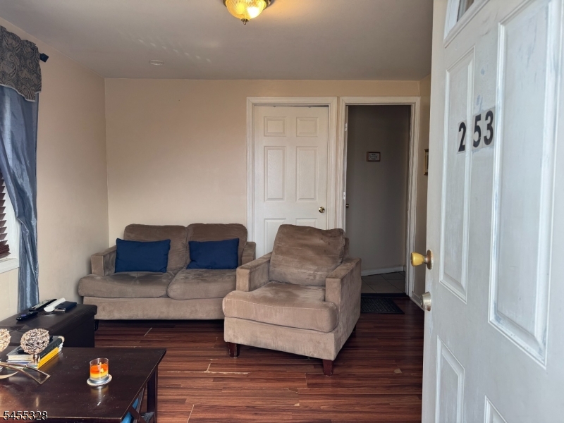 main property photo 10