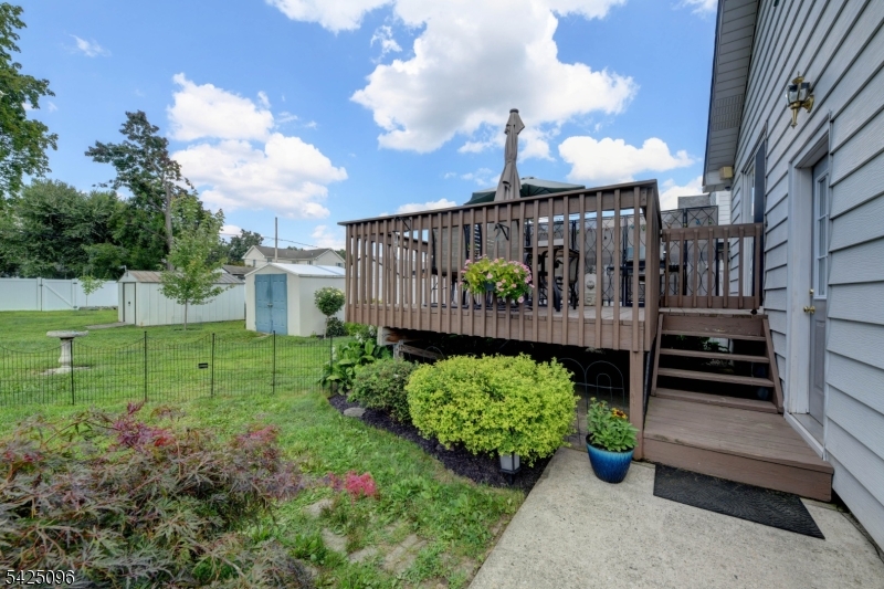 main property photo 33