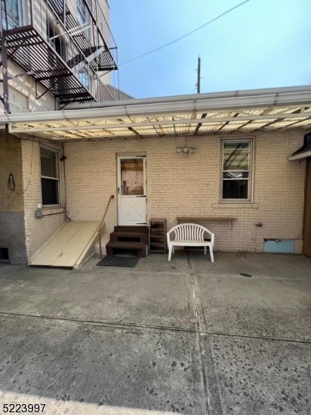 main property photo 12