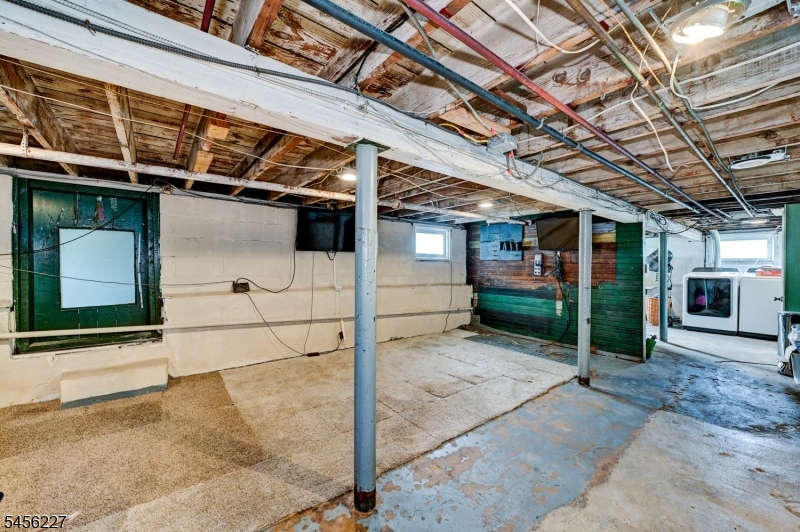 main property photo 28