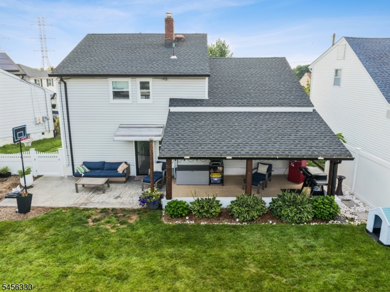 main property photo 28