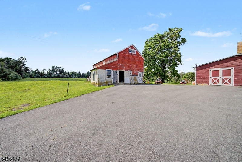 main property photo 37