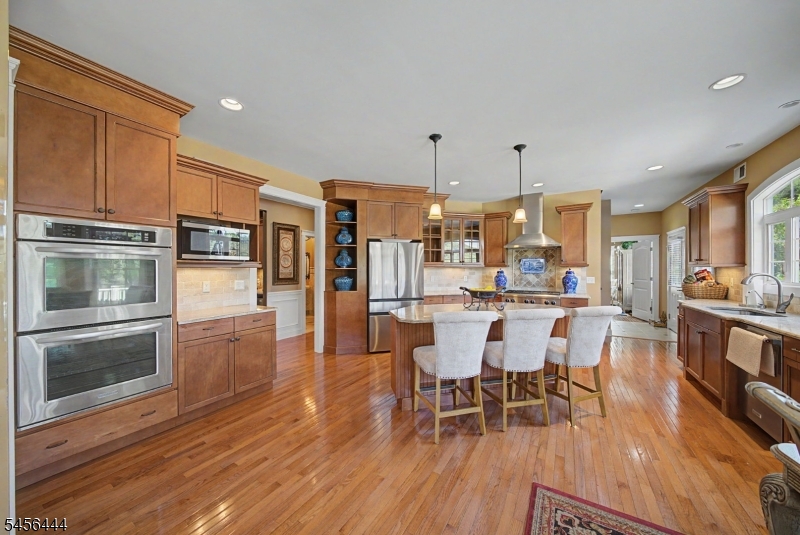 main property photo 9