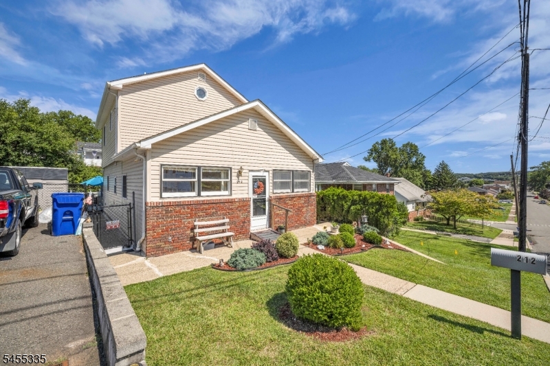 main property photo 3