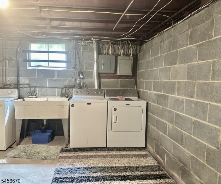 main property photo 13