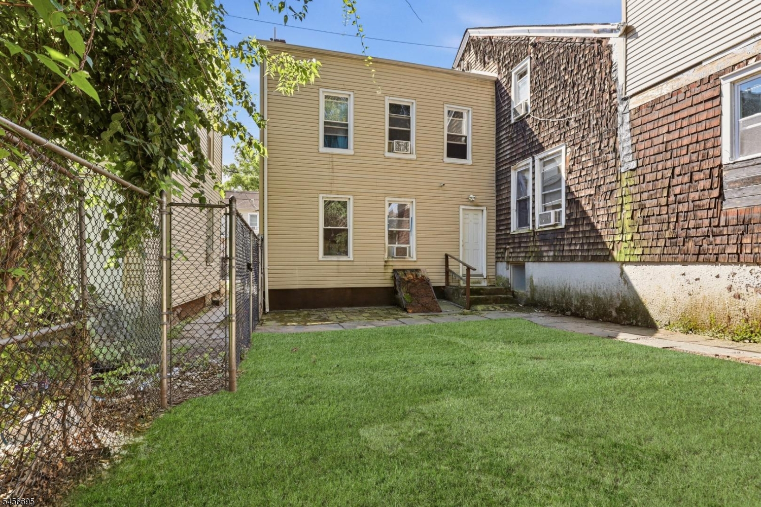 main property photo 13