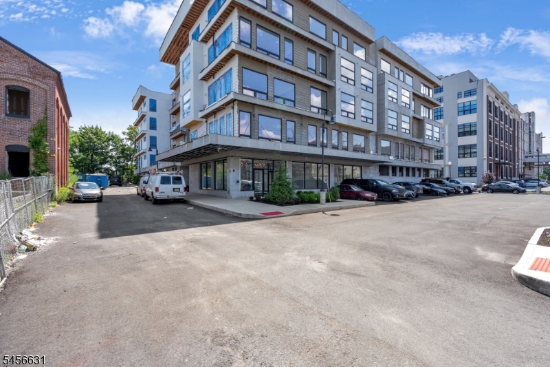 main property photo 10