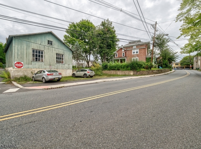 main property photo 13