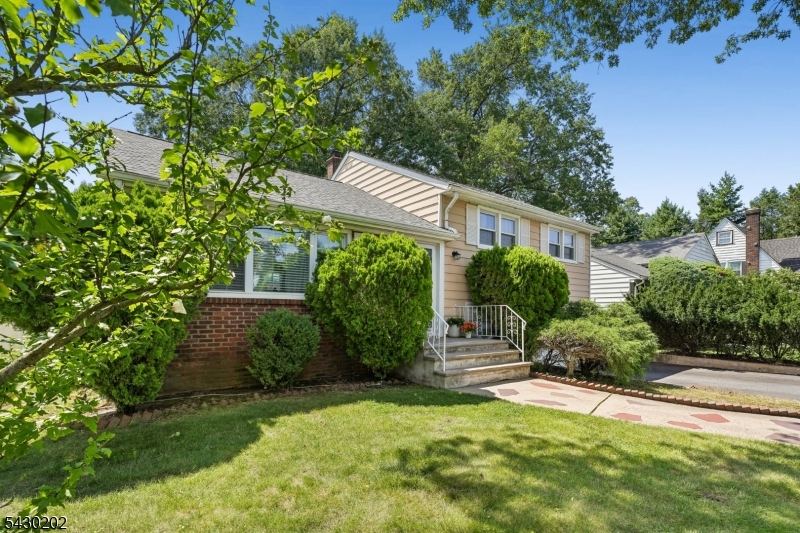 main property photo 30