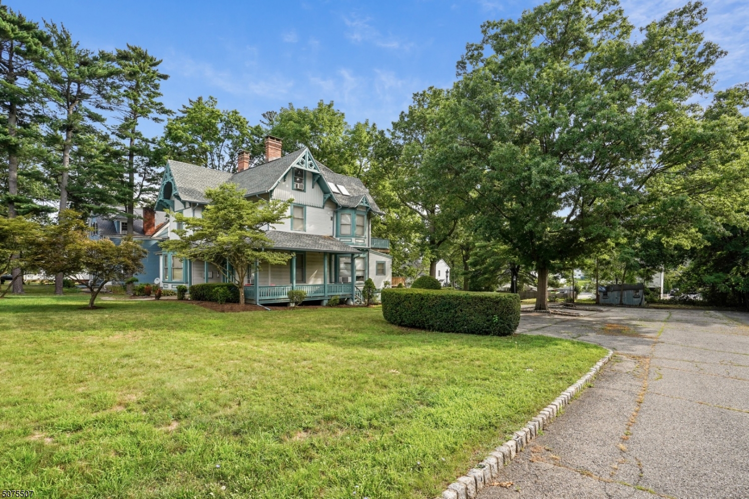 main property photo 12