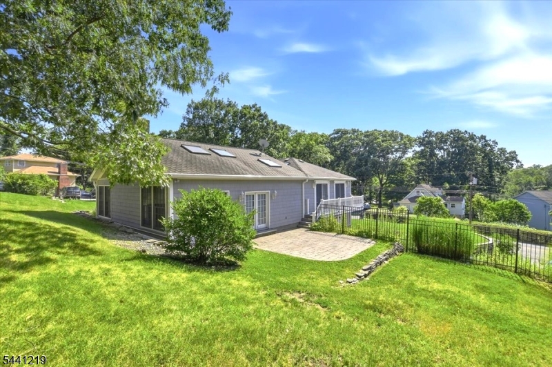 main property photo 17