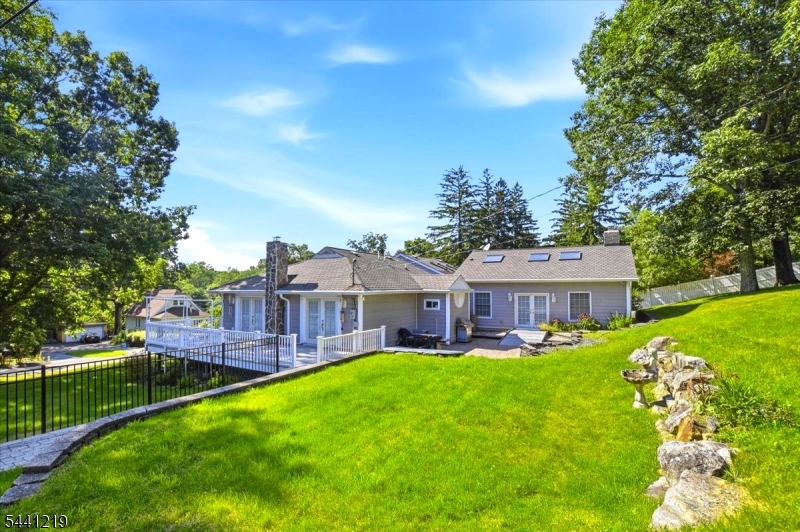 main property photo 18