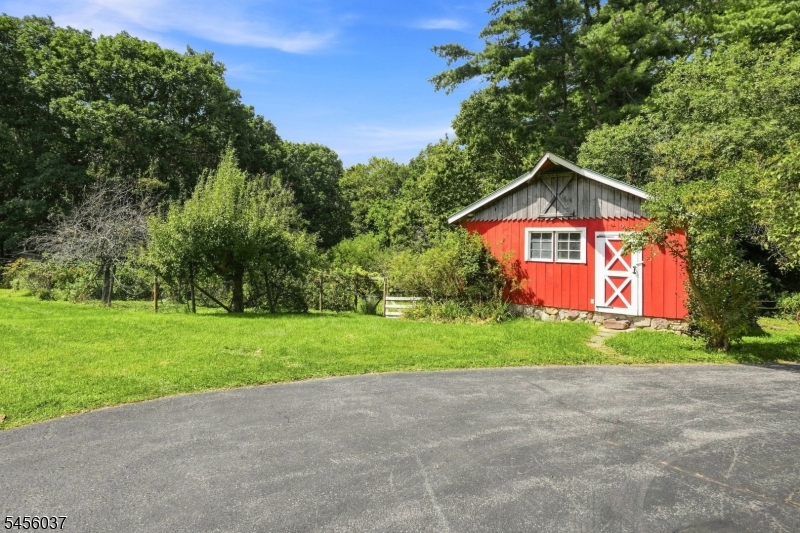 main property photo 34