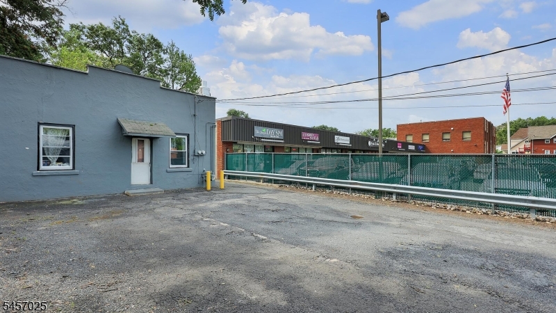 main property photo 6