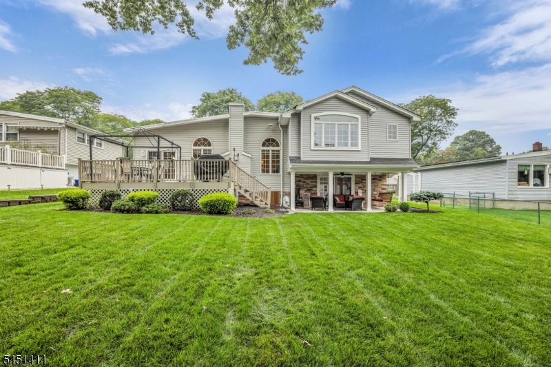 main property photo 40