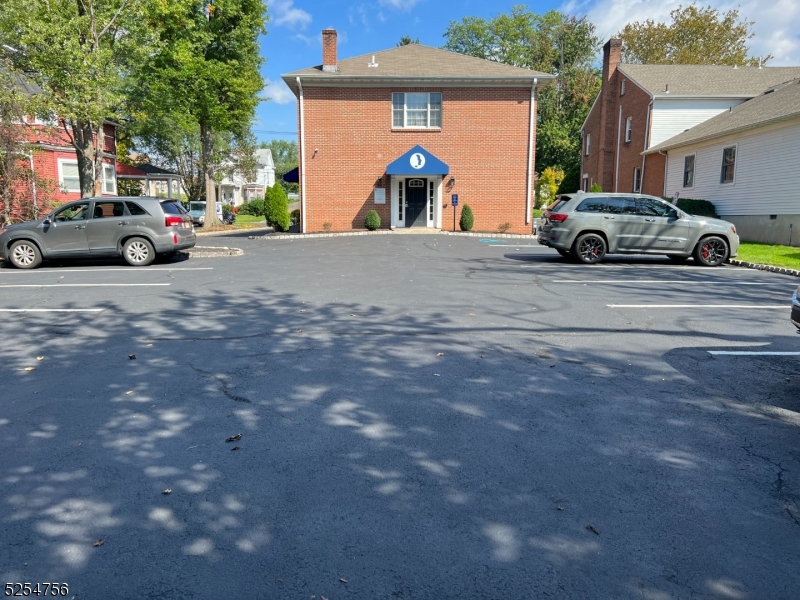 main property photo 9